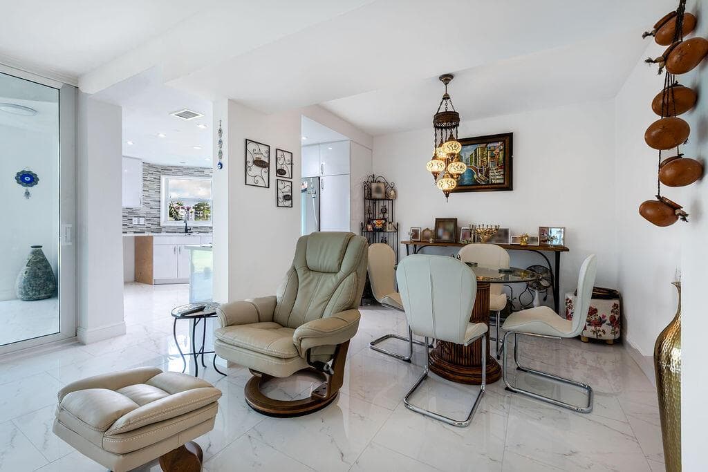 3661 Via Poinciana Road # 206, Lake Worth FL 33461 photo 3