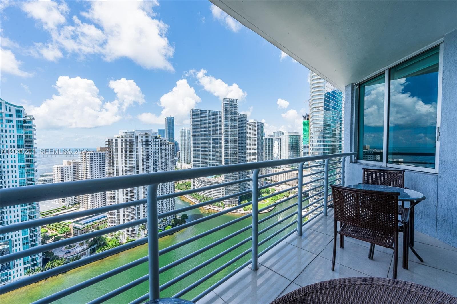 325 S Biscayne Blvd # 3821, Miami FL 33131 photo 3