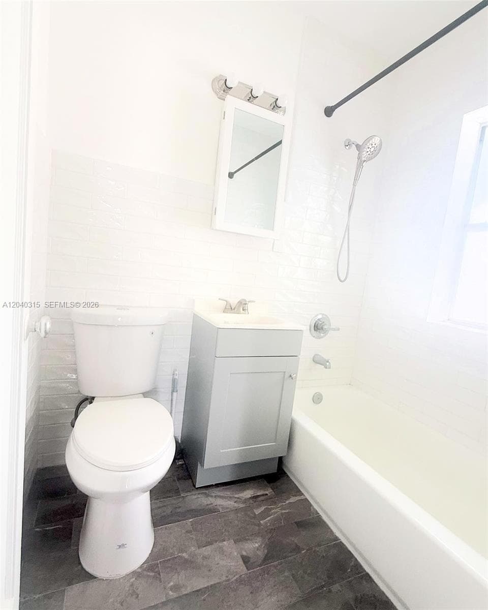 1730 Marseille Dr, Miami Beach FL 33141 photo 5