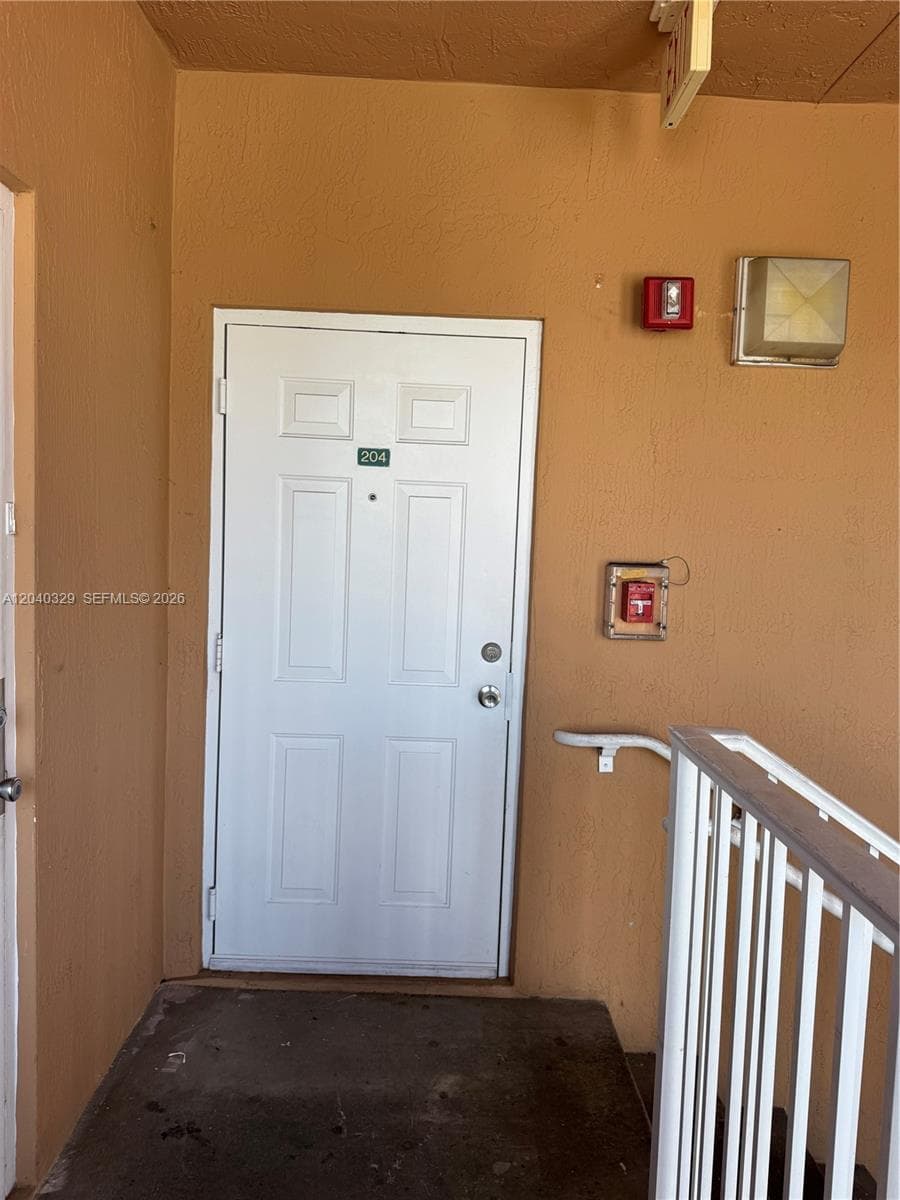 17640 NW 73rd Ave # 204-19, Hialeah FL 33015 photo 2