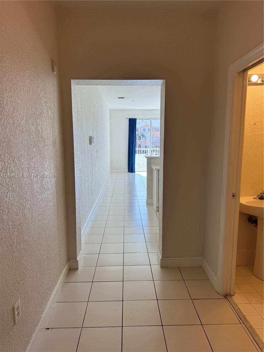 17640 NW 73rd Ave # 204-19, Hialeah FL 33015 photo 5