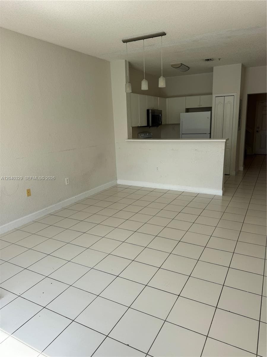 17640 NW 73rd Ave # 204-19, Hialeah FL 33015 photo 4