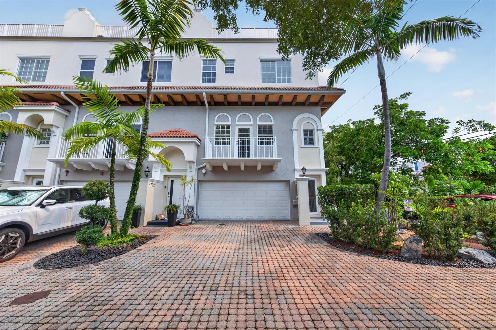 2700 NE 8th Avenue, Wilton Manors FL 33334 photo 2