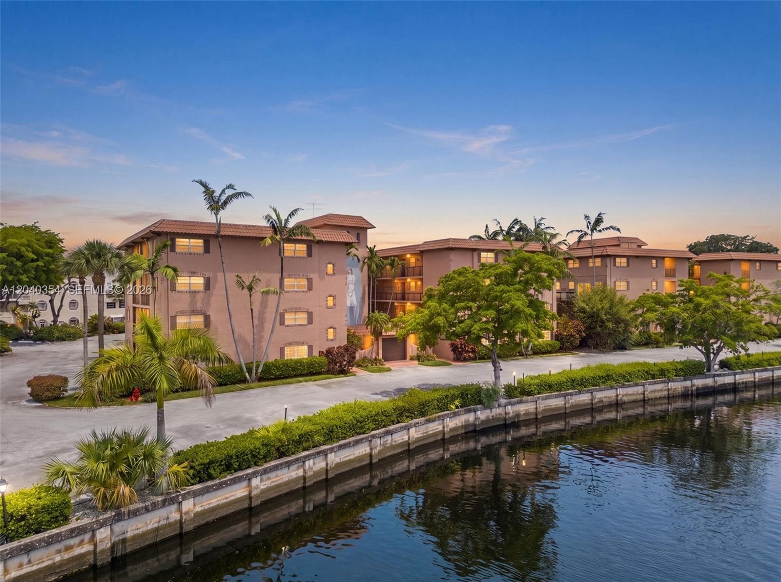 630 Tennis Club Dr # 107, Fort Lauderdale FL 33311 photo 2