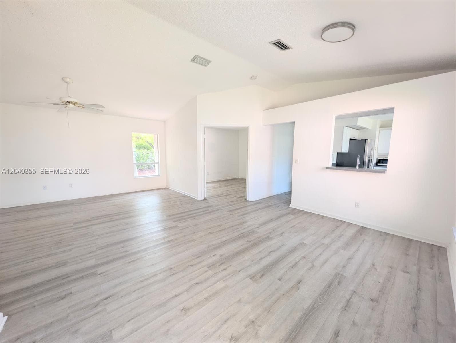 532 SE 21st Dr, Homestead FL 33033 photo 2
