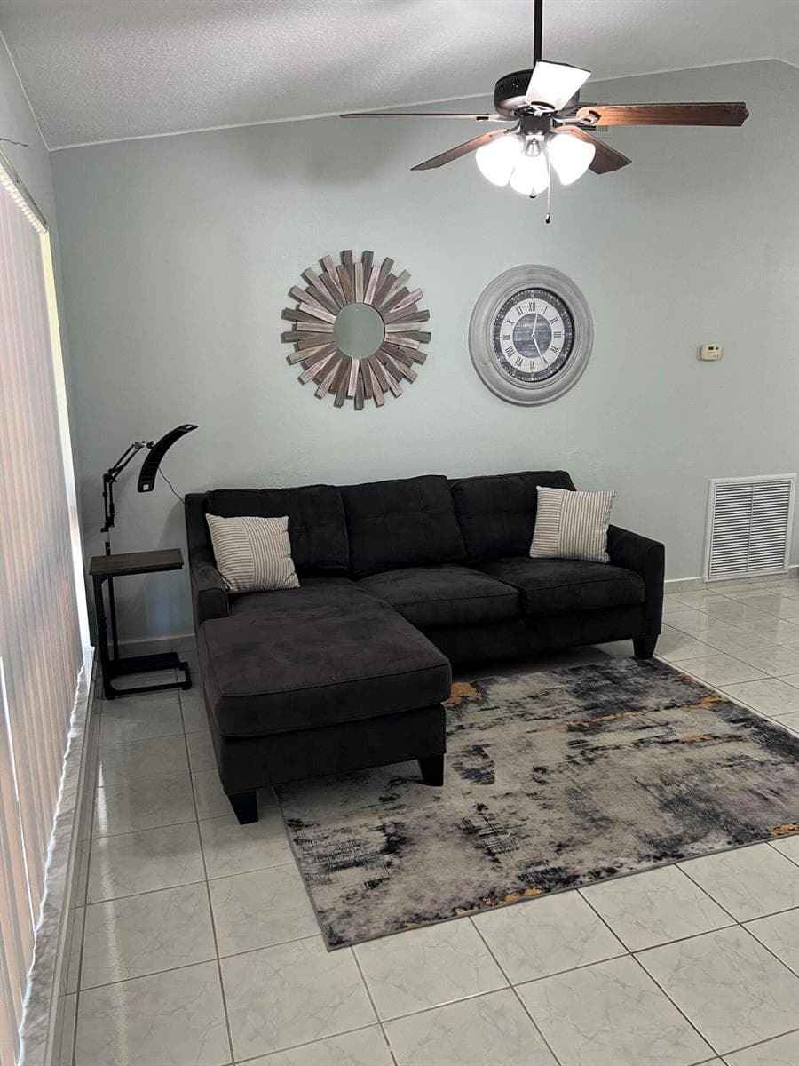 8511 NW 8th Street, Pembroke Pines FL 33024 photo 5