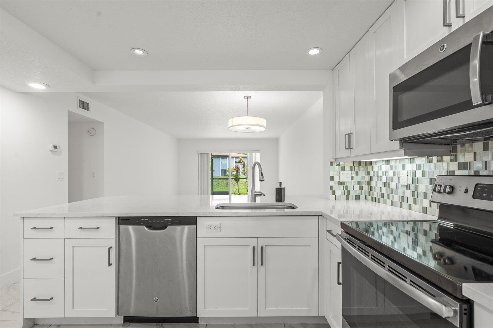 3090 Holiday Springs Boulevard Unit 109, Margate FL 33063 photo 2