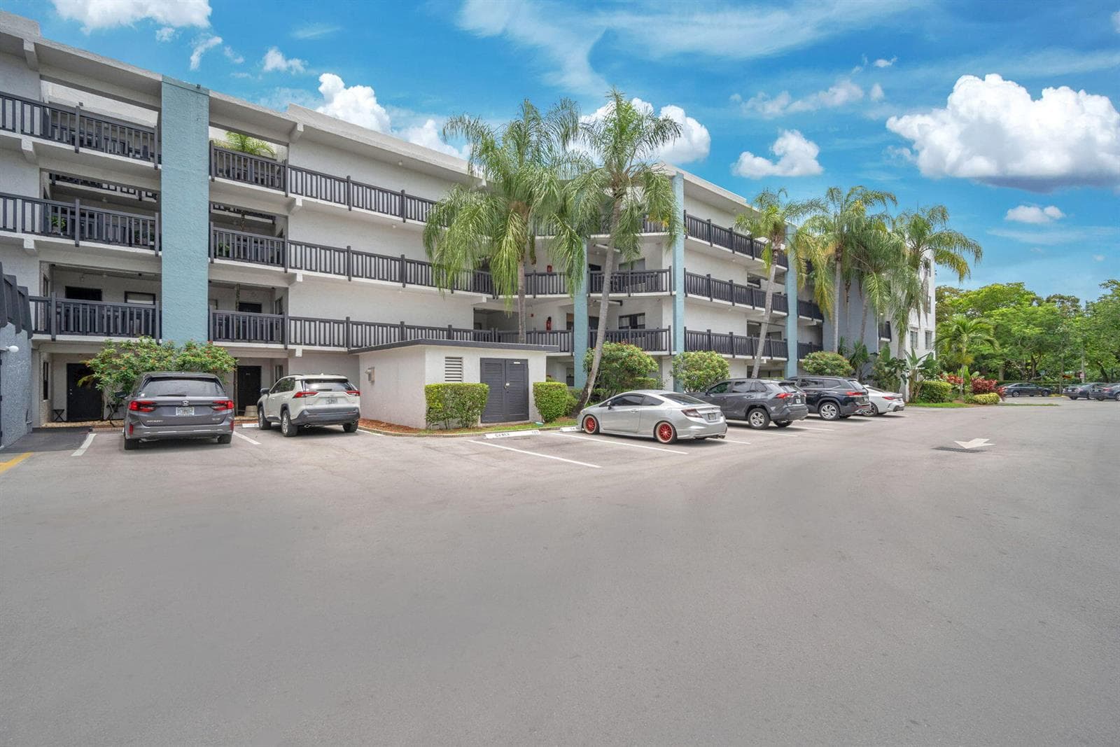 1021 Mockingbird Lane # 303, Plantation FL 33324 photo 2