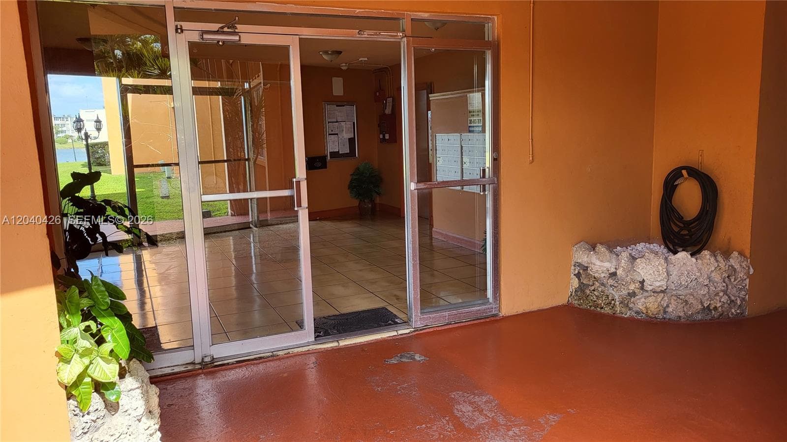 1591 NE Miami Gardens Dr # 306, Miami FL 33179 photo 2