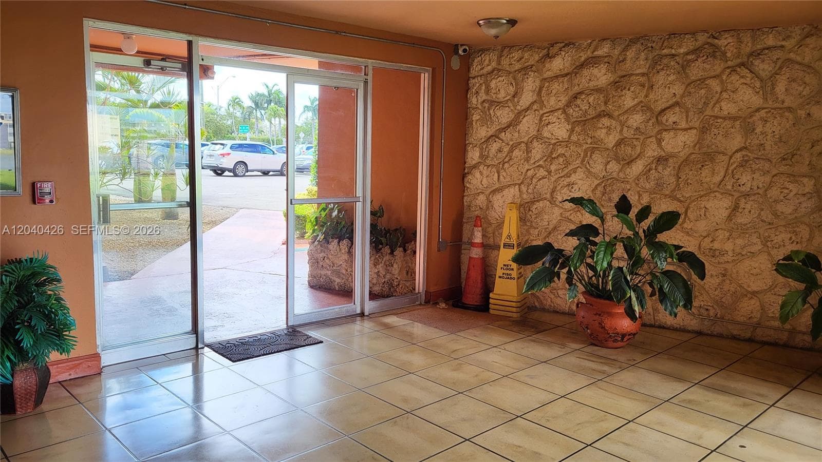 1591 NE Miami Gardens Dr # 306, Miami FL 33179 photo 5