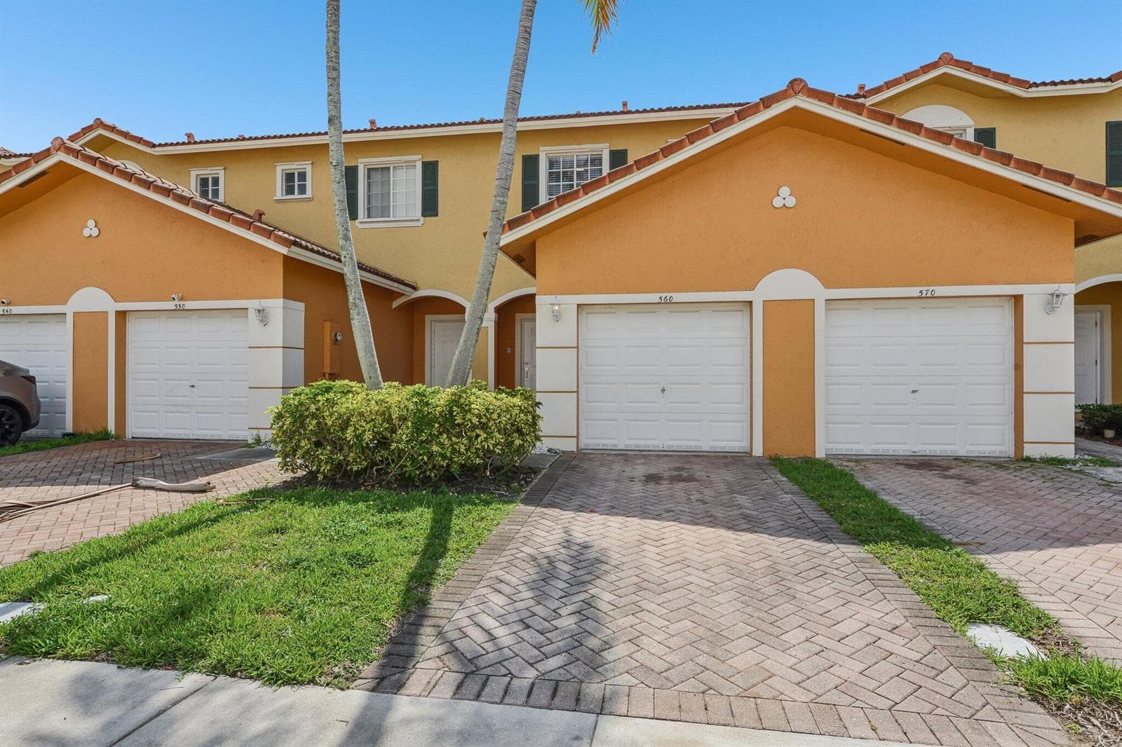 560 St Tropez Lane, Margate FL 33068 photo 2