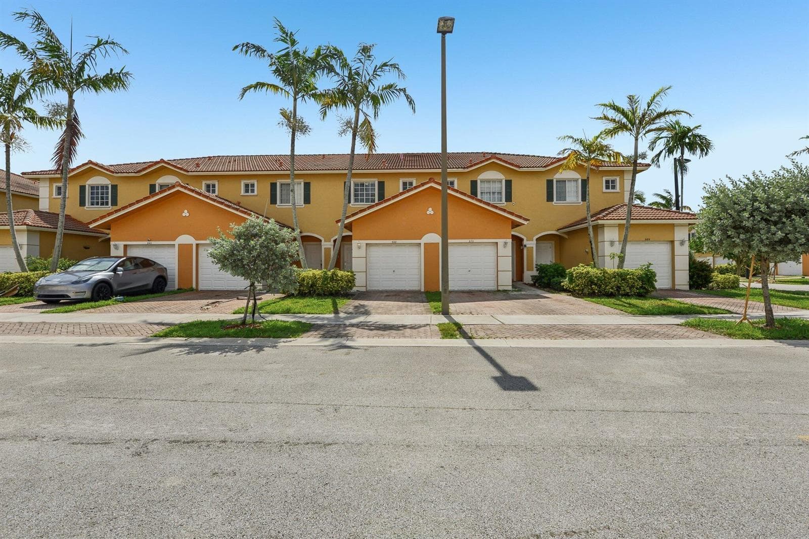 560 St Tropez Lane, Margate FL 33068 photo 3