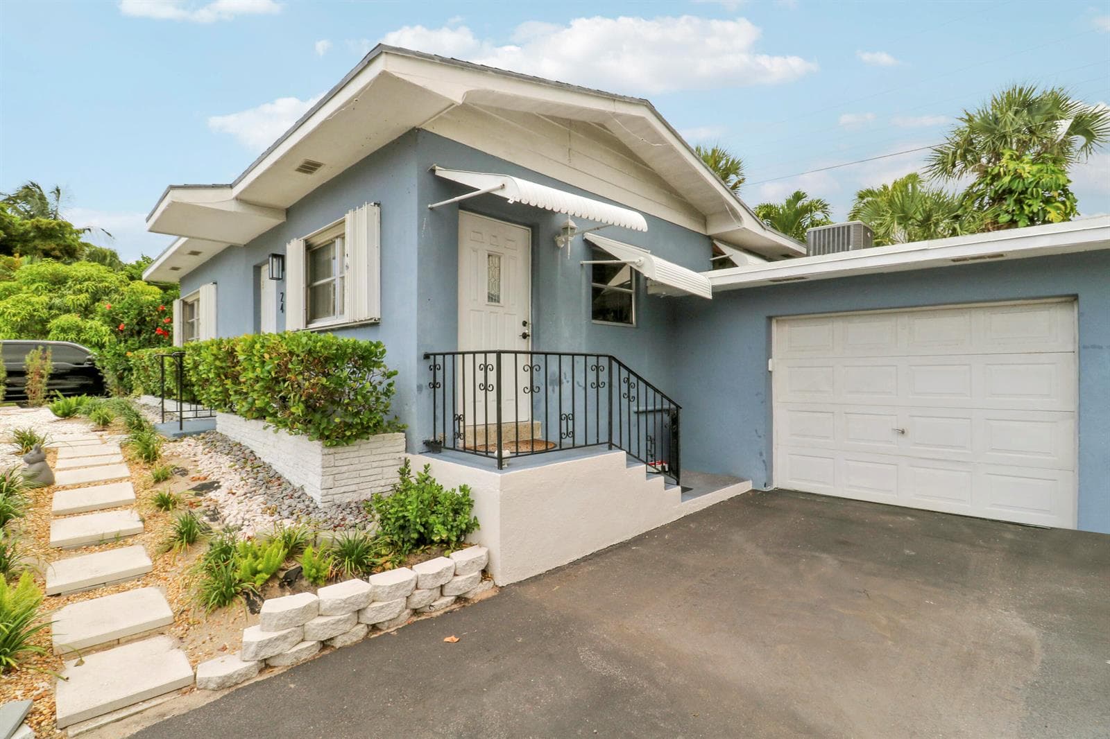 24 Douglas Drive, Ocean Ridge FL 33435