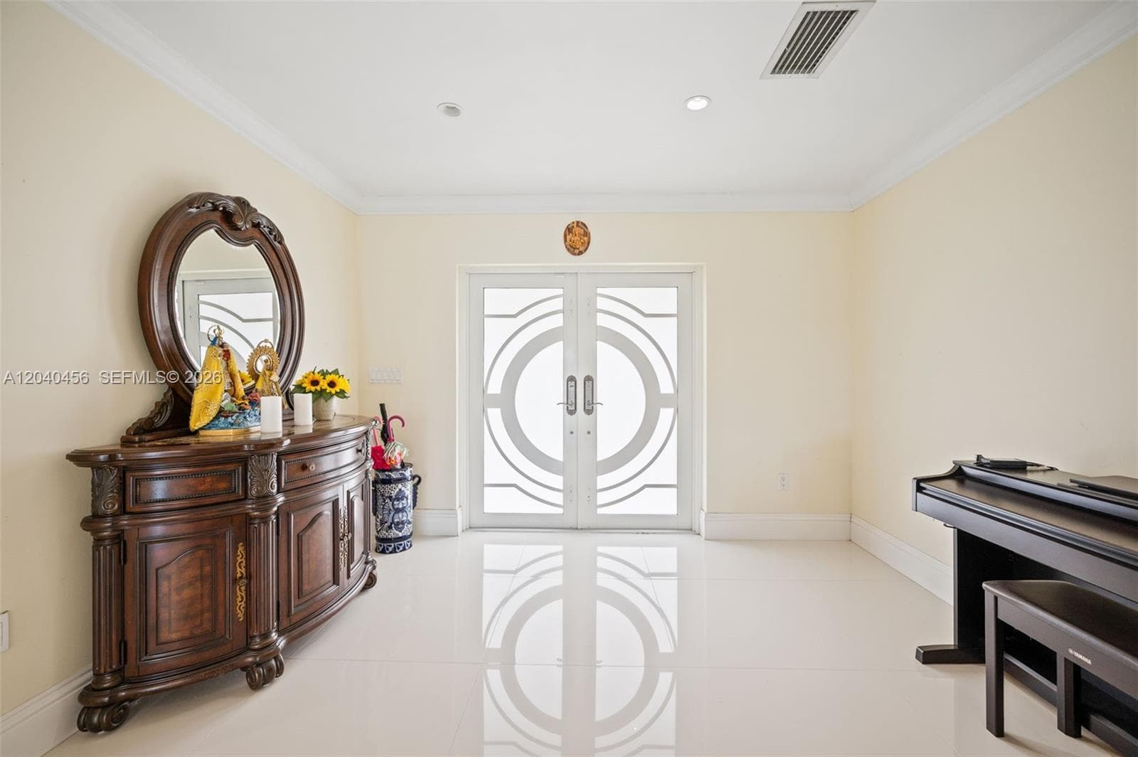 6185 W 10th Ave, Hialeah FL 33012 photo 4
