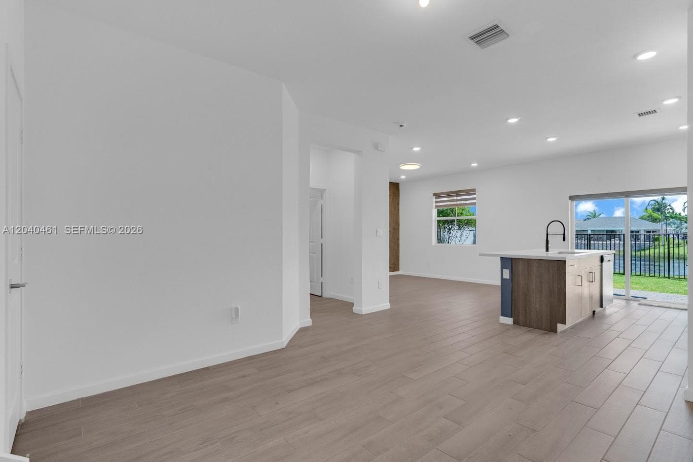 805 SE 18th St, Homestead FL 33034 photo 2
