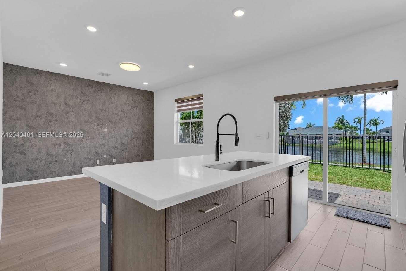805 SE 18th St, Homestead FL 33034 photo 3