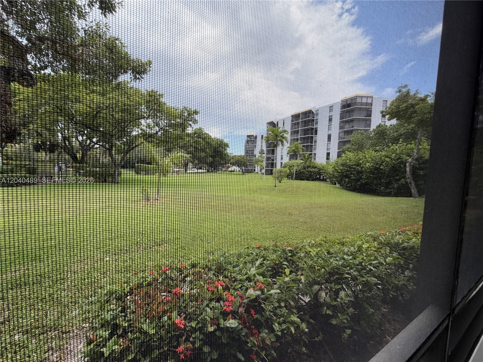 20500 W Country Club Dr # 109, Aventura FL 33180 photo 4