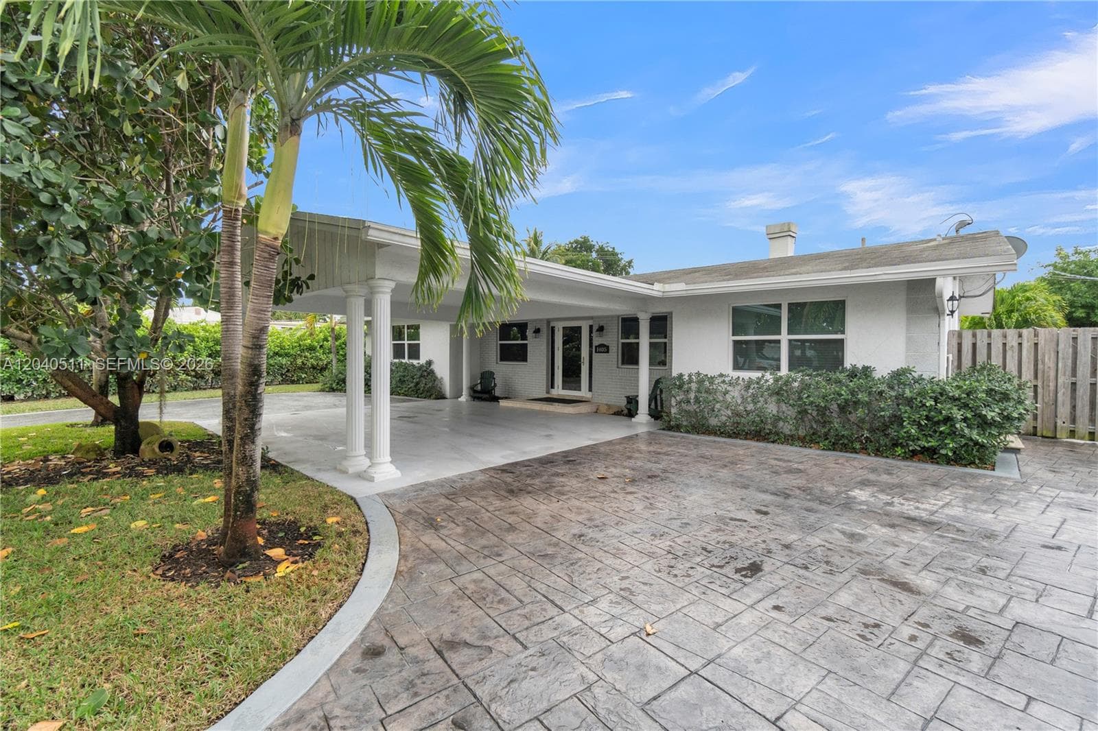 1405 SW 4th Ter, Pompano Beach FL 33060 photo 2