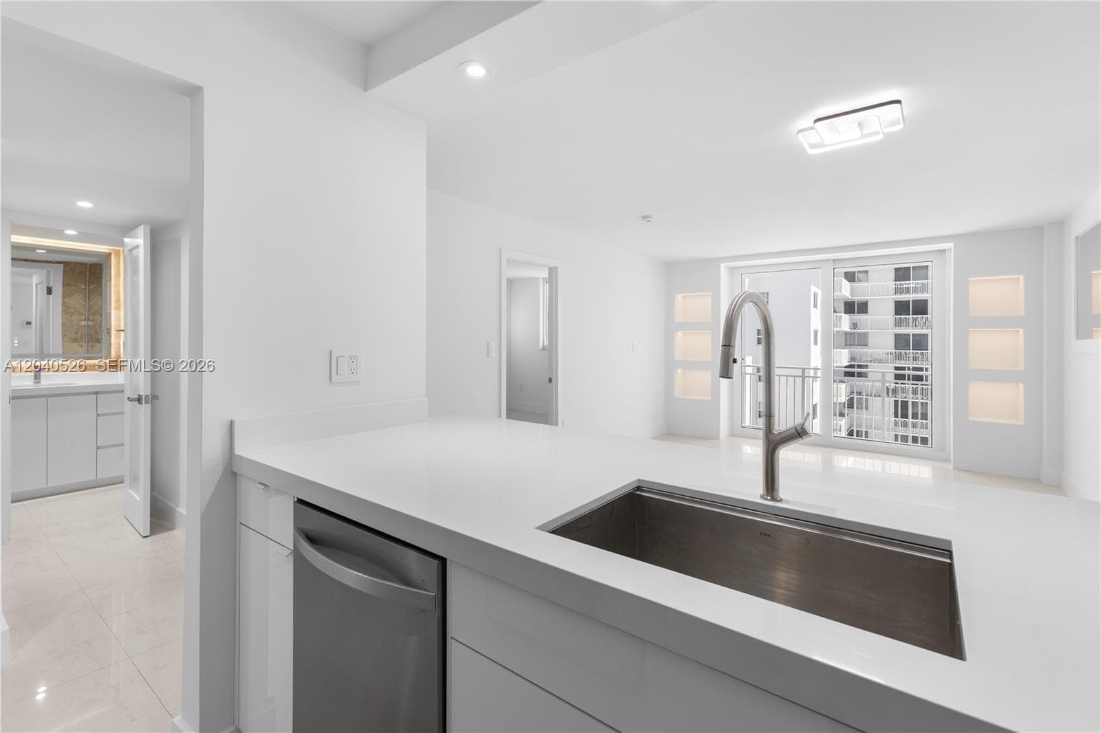 345 Ocean Dr # 924, Miami Beach FL 33139 photo 4
