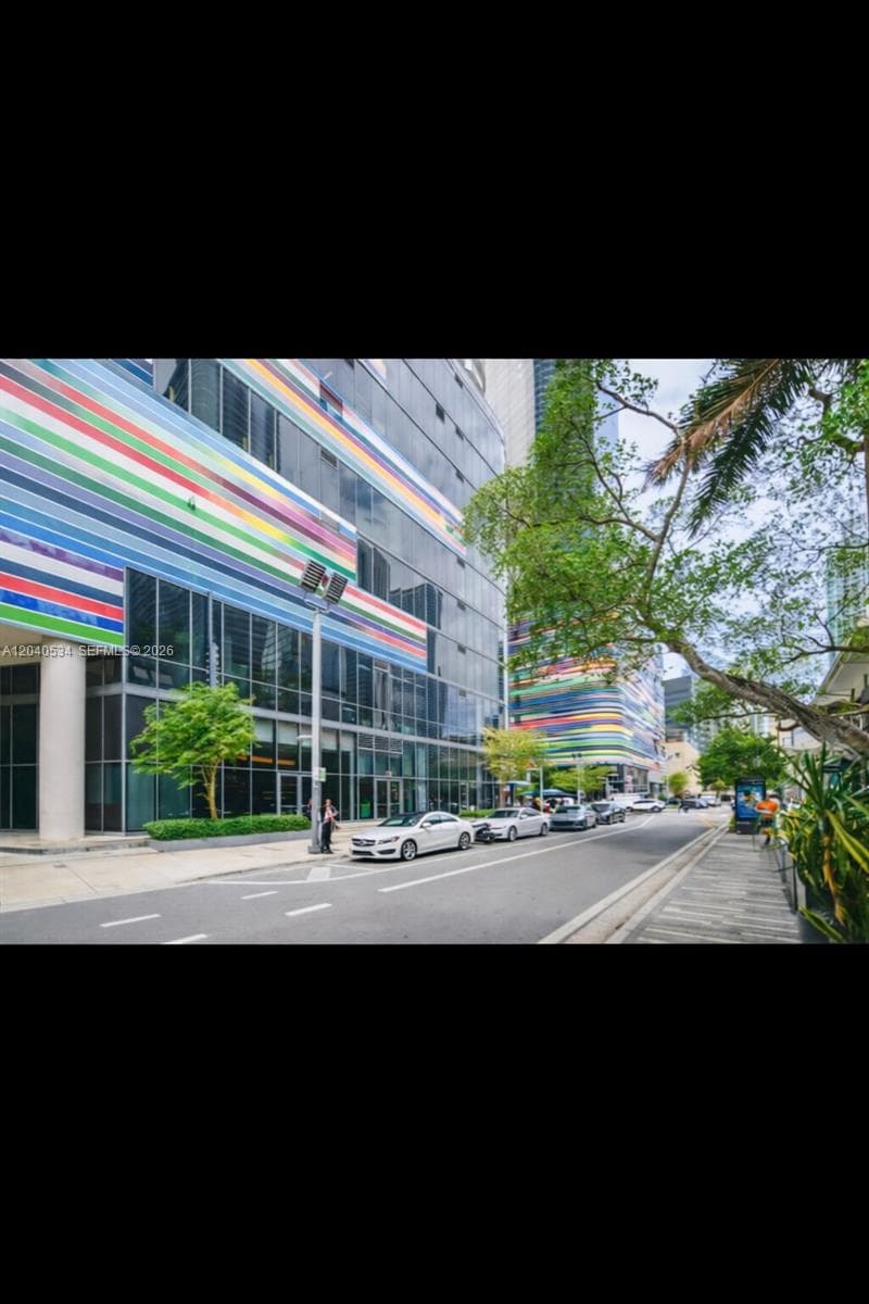 45 SW 9th St # 1004, Miami FL 33130