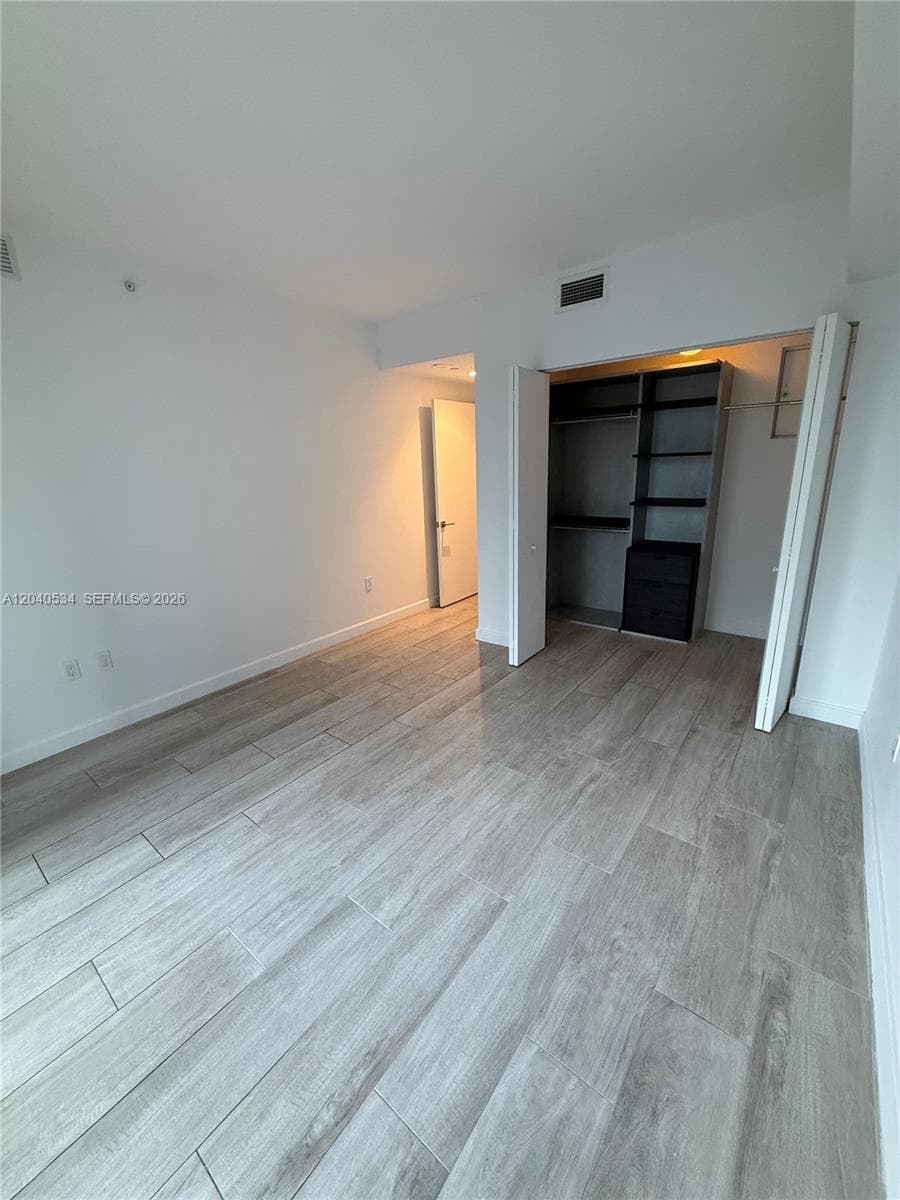 45 SW 9th St # 1004, Miami FL 33130 photo 5