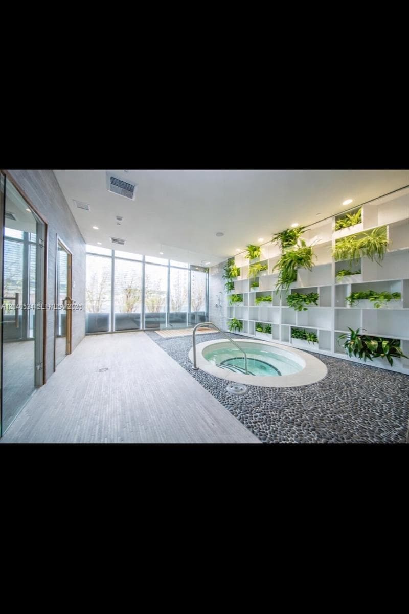 45 SW 9th St # 1004, Miami FL 33130 photo 4
