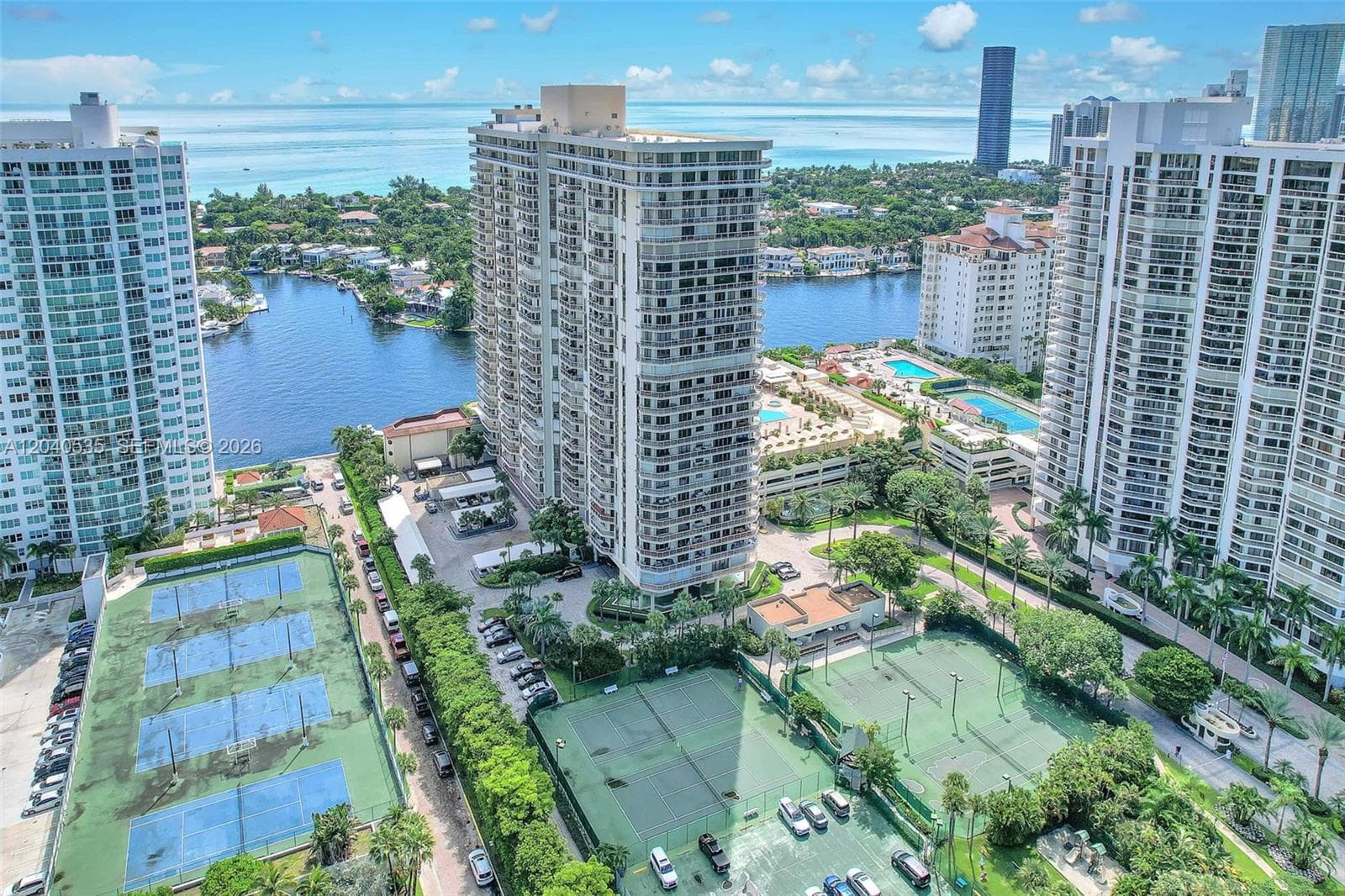 20191 E Country Club Dr # 1805, Aventura FL 33180 photo 3