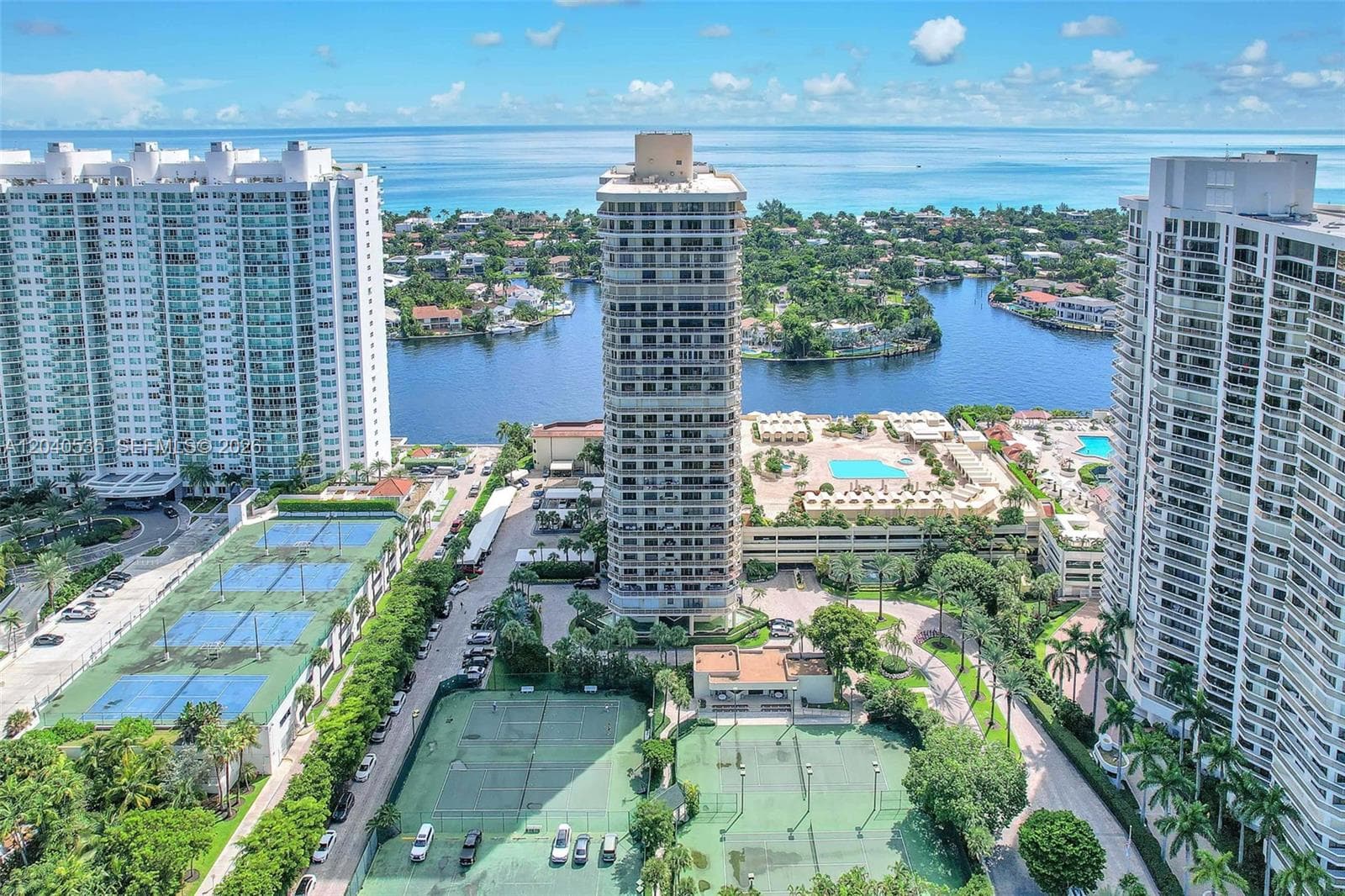 20191 E Country Club Dr # 1805, Aventura FL 33180 photo 4