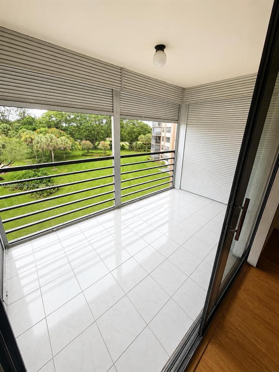 900 Saint Charles Pl # 407, Pembroke Pines FL 33026 photo 2