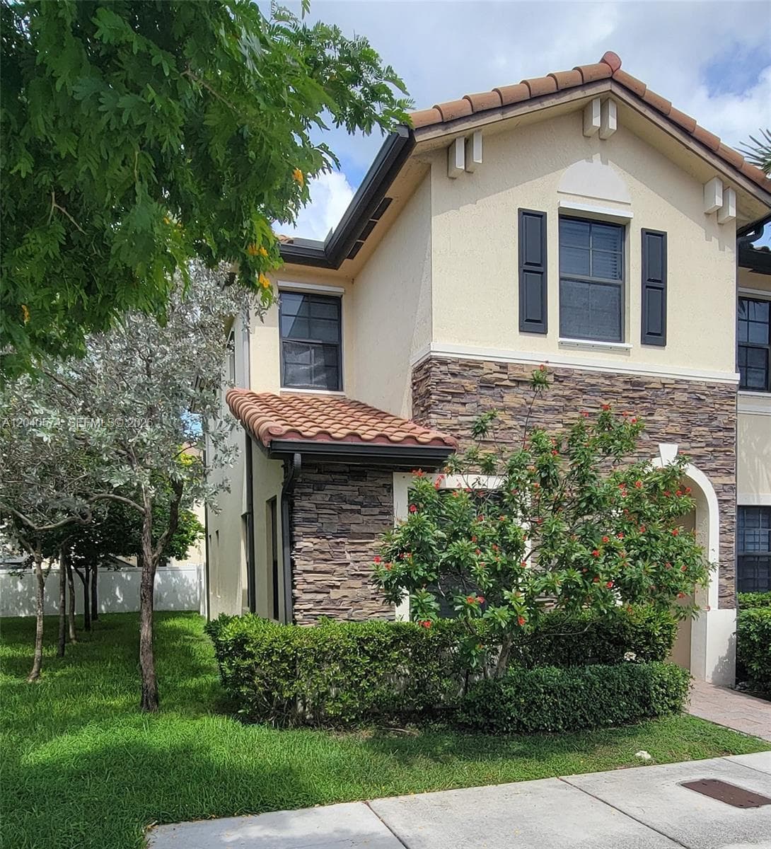 8872 W 35th Ct, Hialeah, FL 33018 photo 4