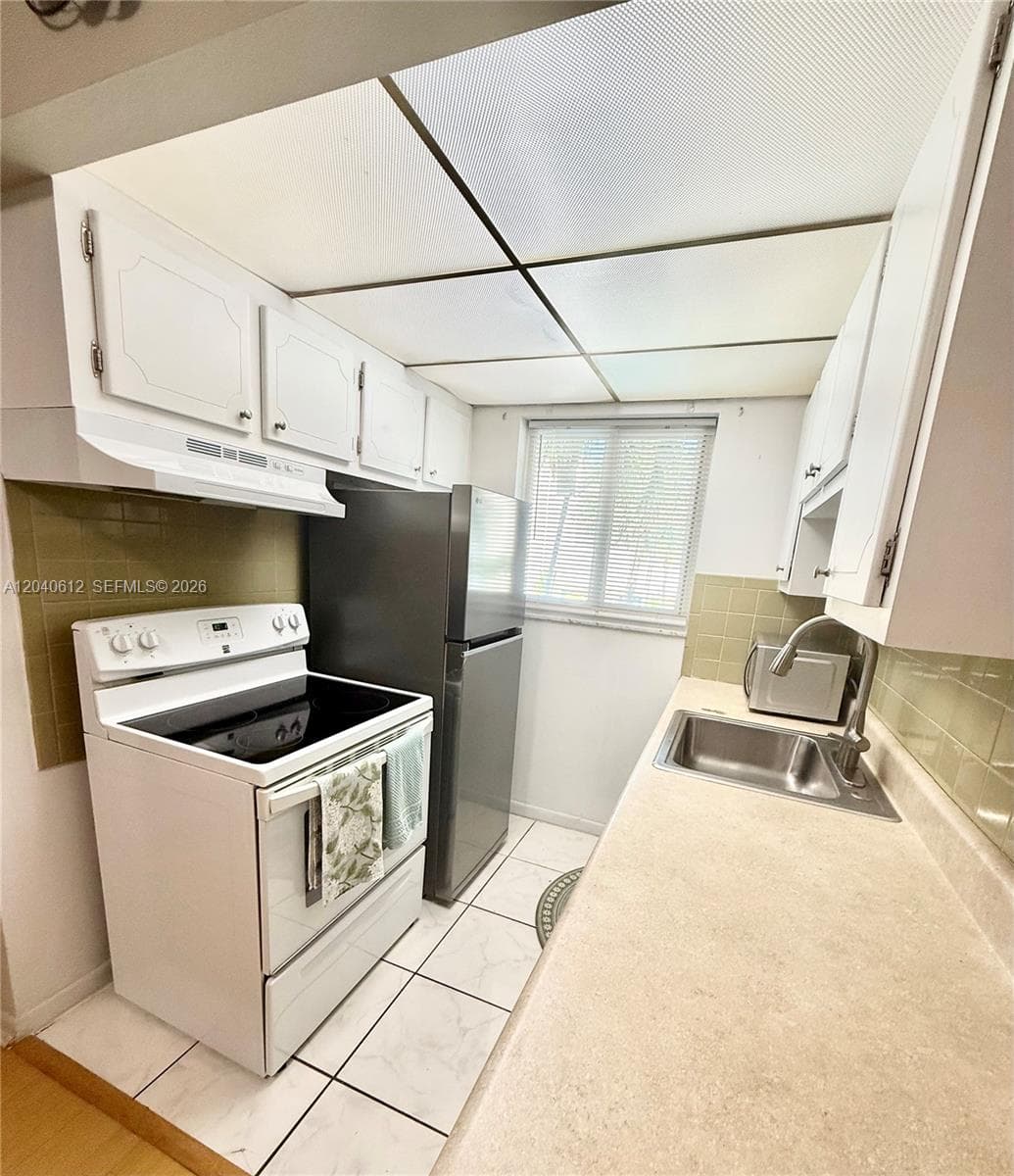 2145 Pierce St # 206, Hollywood FL 33020 photo 2