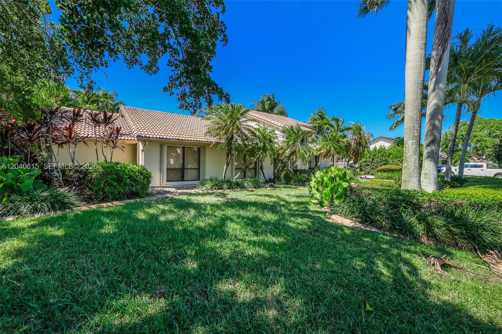 14941 SW 164th Ter, Miami FL 33187 photo 4