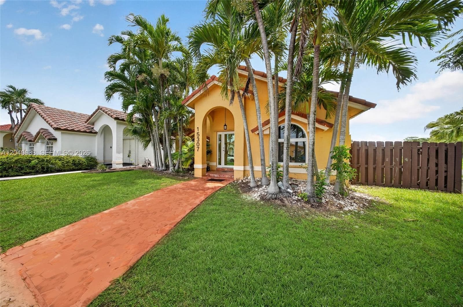 15307 SW 52nd Ter, Miami FL 33185 photo 4
