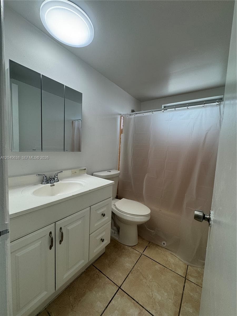 1600 NE 114th St # 204, Miami, FL 33181 photo 5