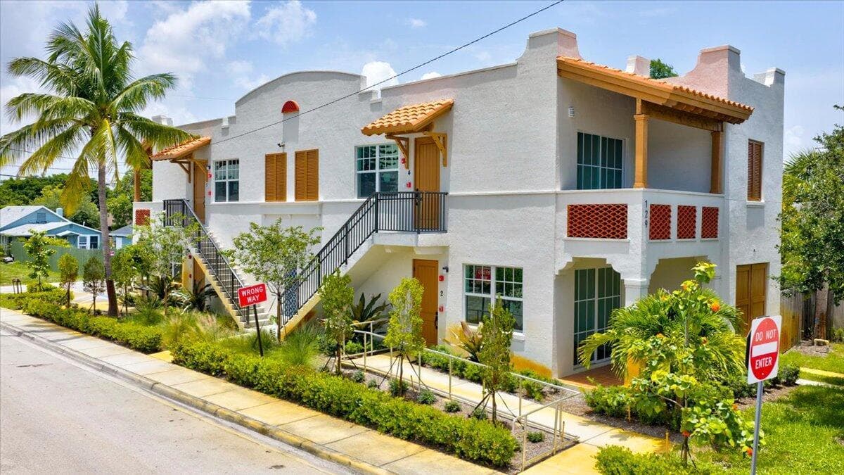 129 S K Street, Lake Worth FL 33460 photo 2
