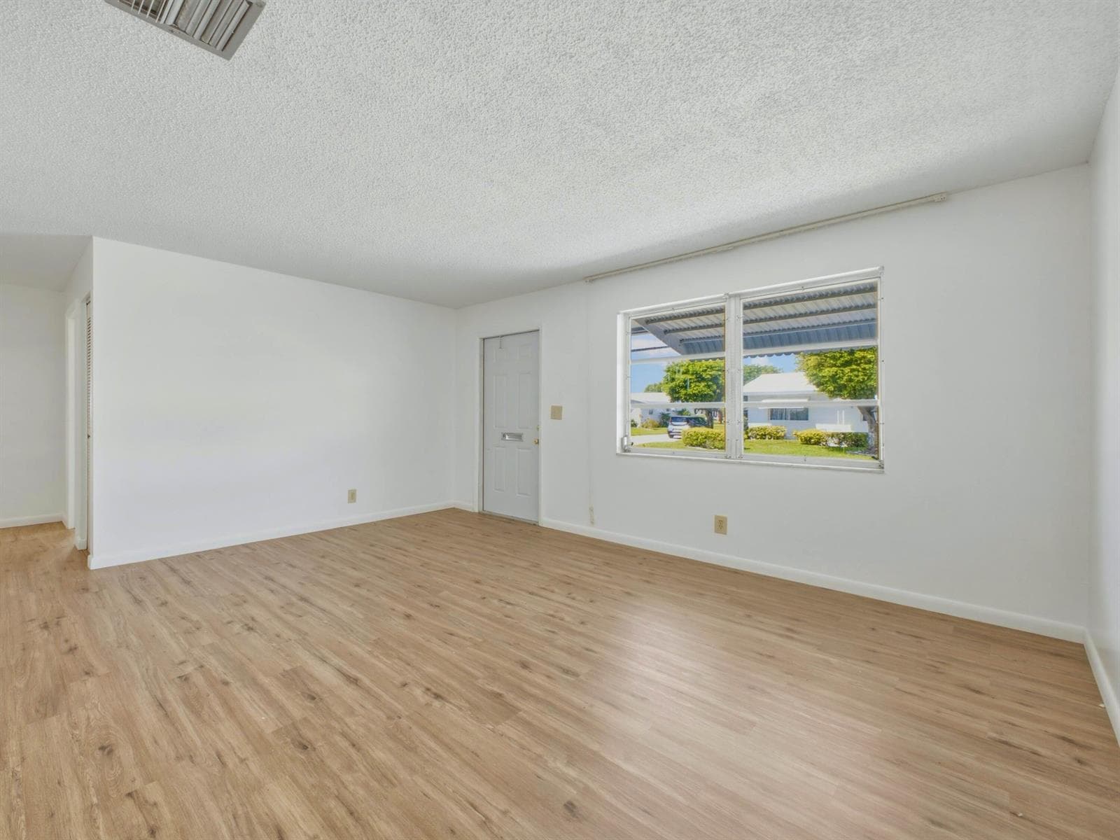 1012 SW 17th Street, Boynton Beach FL 33426 photo 4