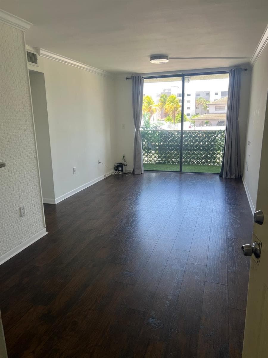 8145 NW 7th Street # 208, Miami FL 33126 photo 2