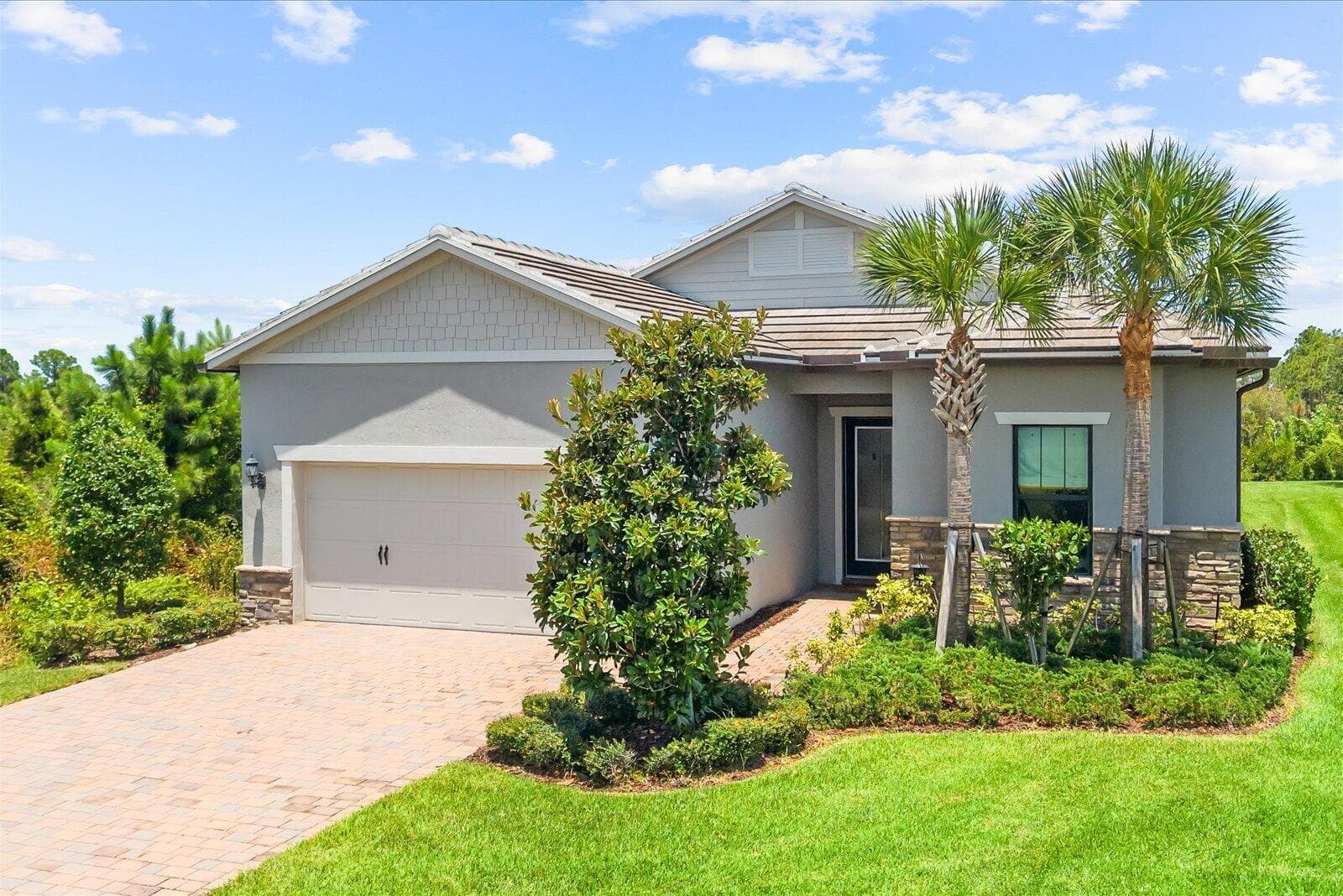 415 SE Crathes Street SE, Port St. Lucie FL 34984 photo 2