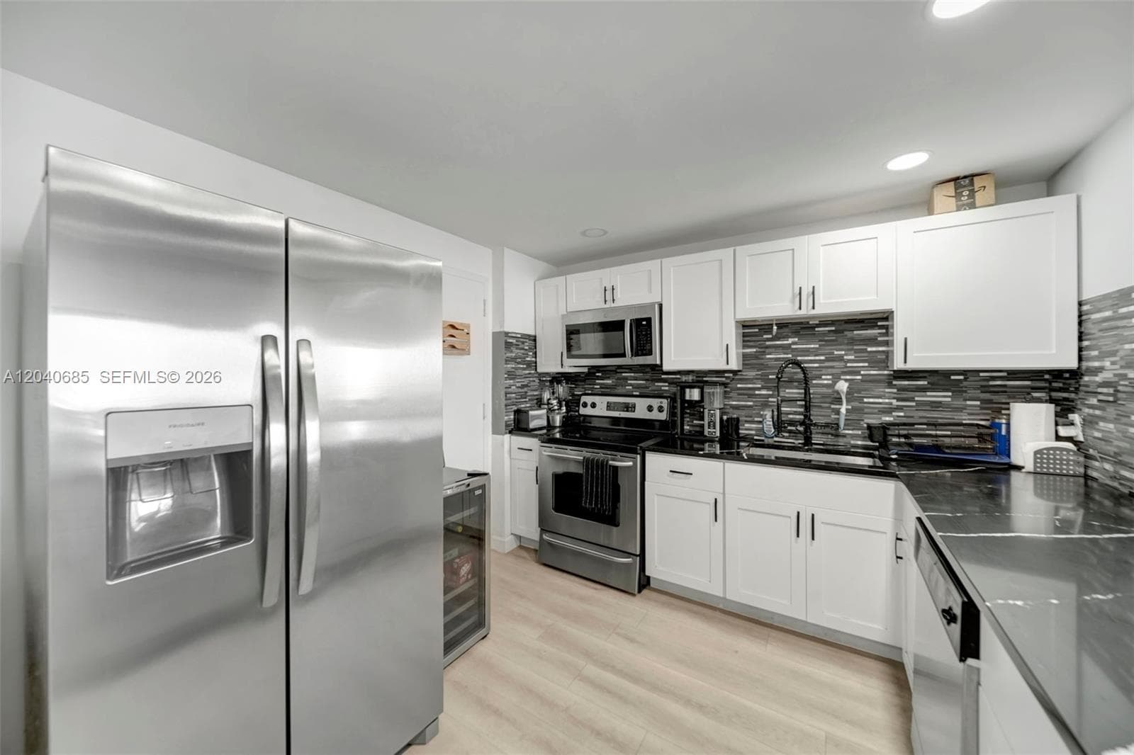 427 Golden Isles Dr # 16H, Hallandale Beach FL 33009 photo 3