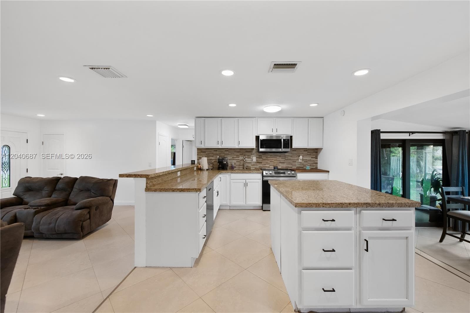 6839 Tradewind Way, Lake Worth FL 33462 photo 3