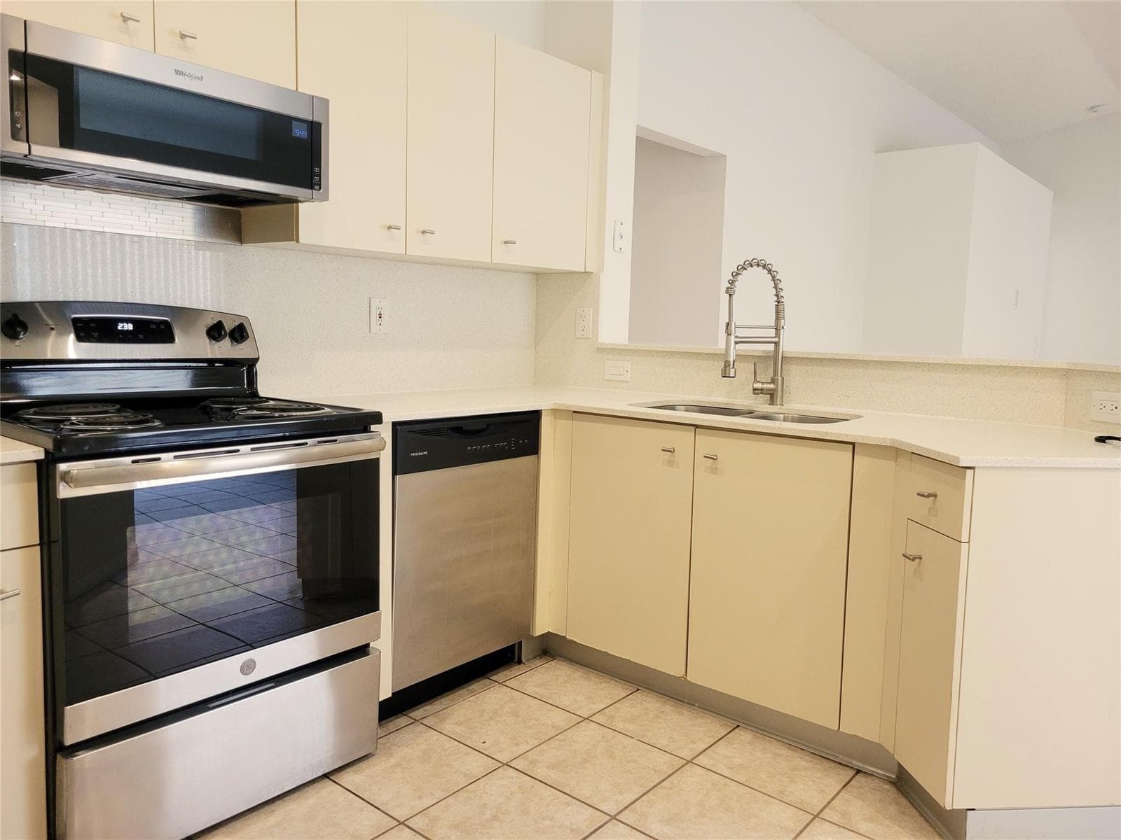 1409 Sabal Trail, Weston FL 33327 photo 3