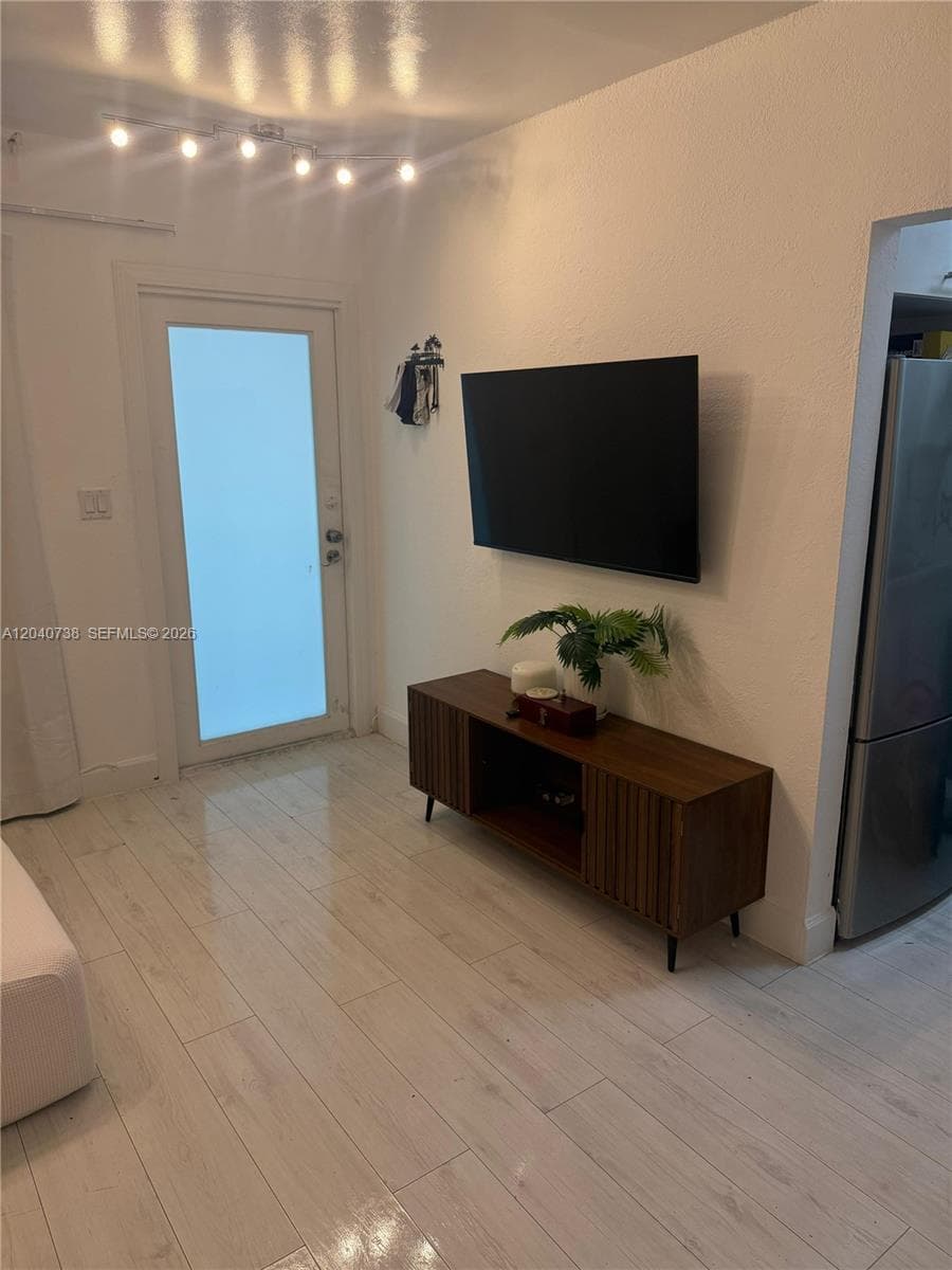 344 Meridian Ave # 2B, Miami Beach FL 33139 photo 4