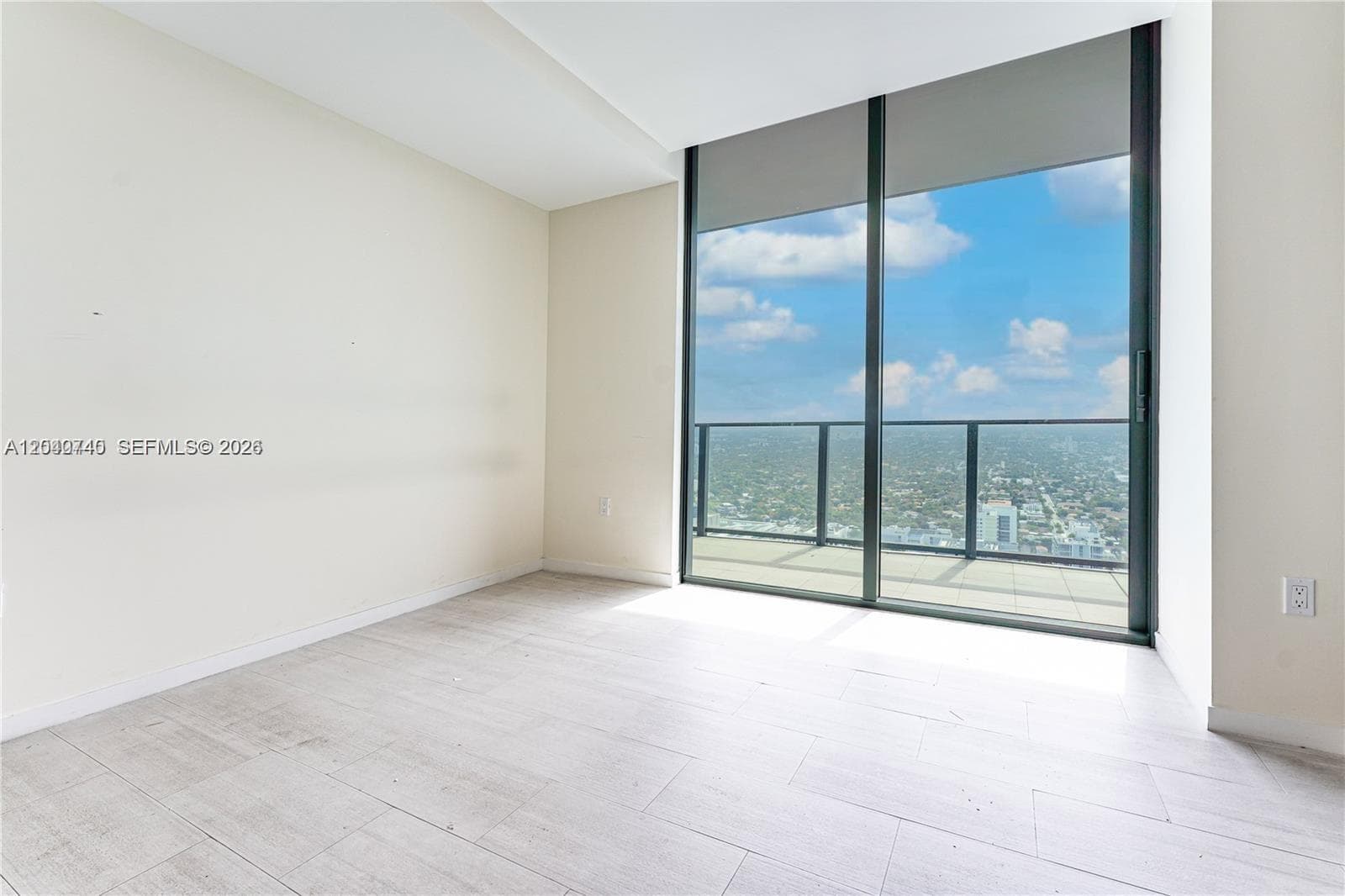 1000 Brickell Plz # 4906, Miami, FL 33131 photo 4