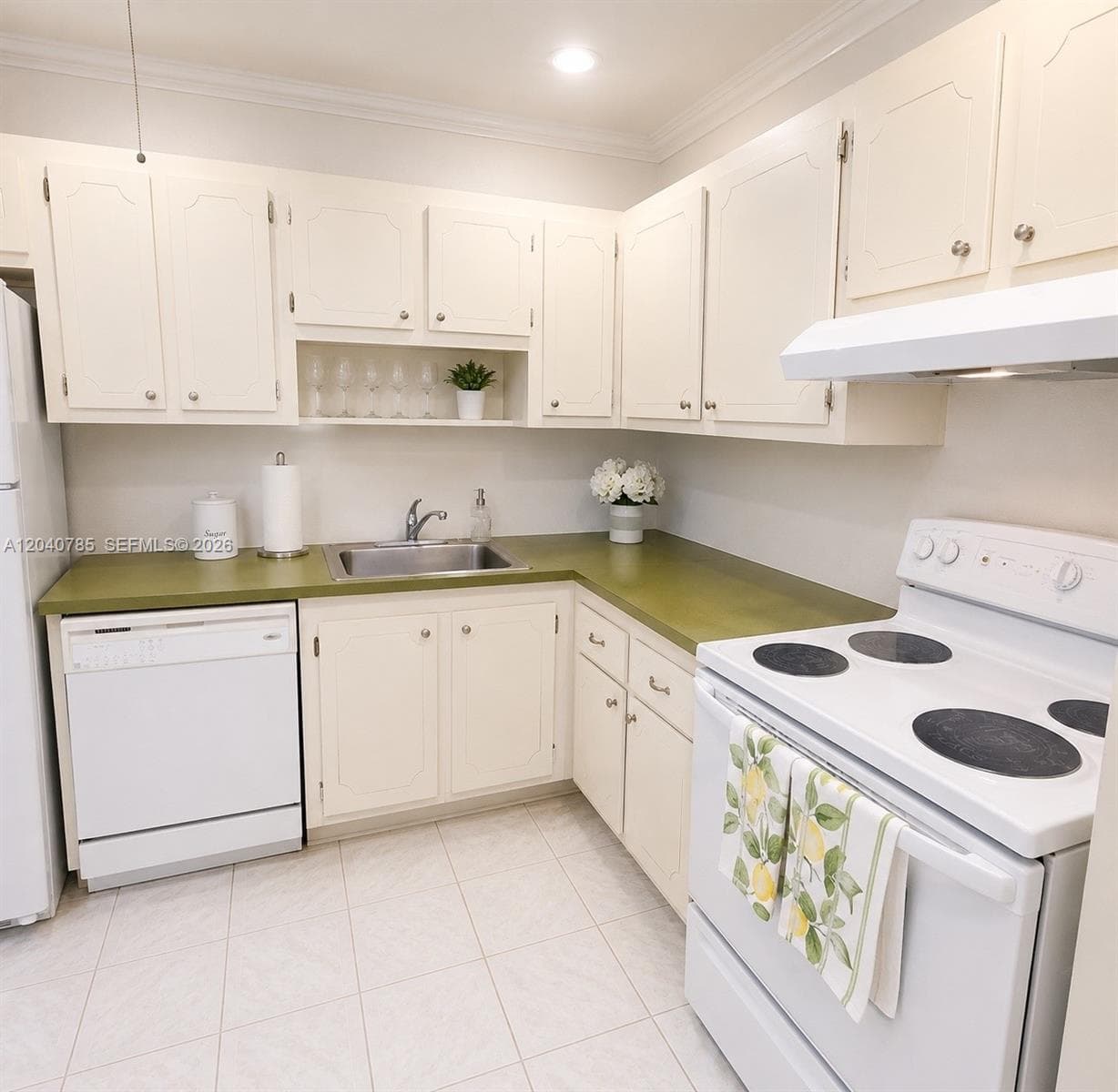 301 Cambridge Rd # 306, Hollywood FL 33024 photo 4