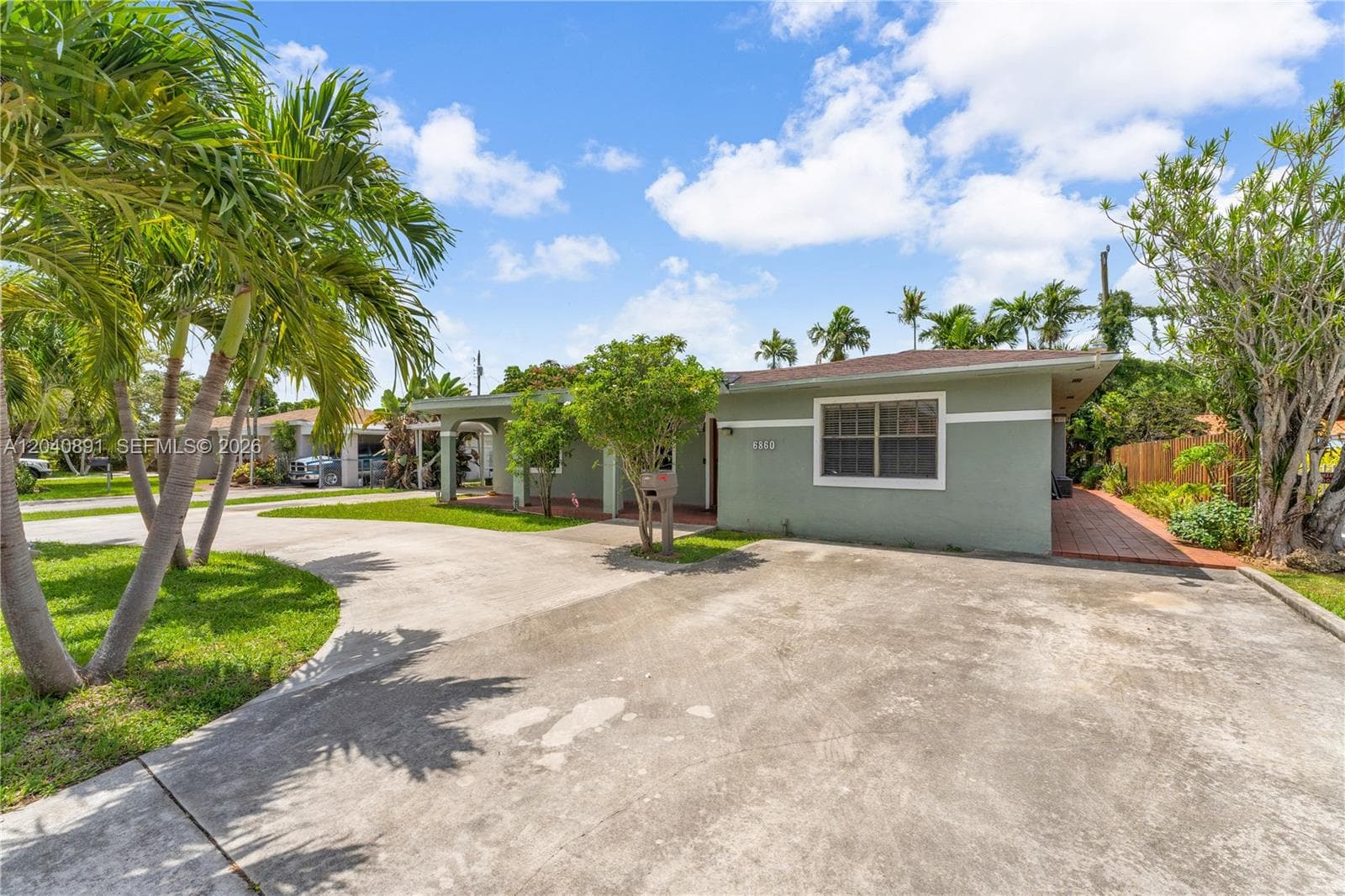 6860 SW 18th St, Miami FL 33155 photo 3