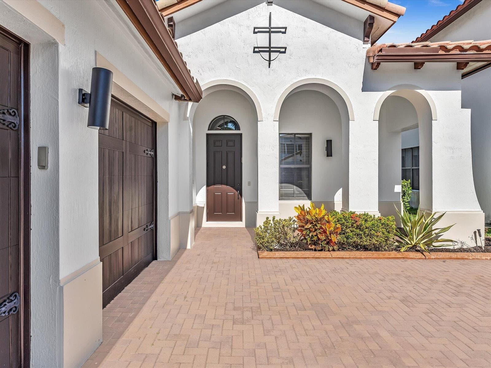2680 NW 84th Way, Pembroke Pines FL 33024 photo 3