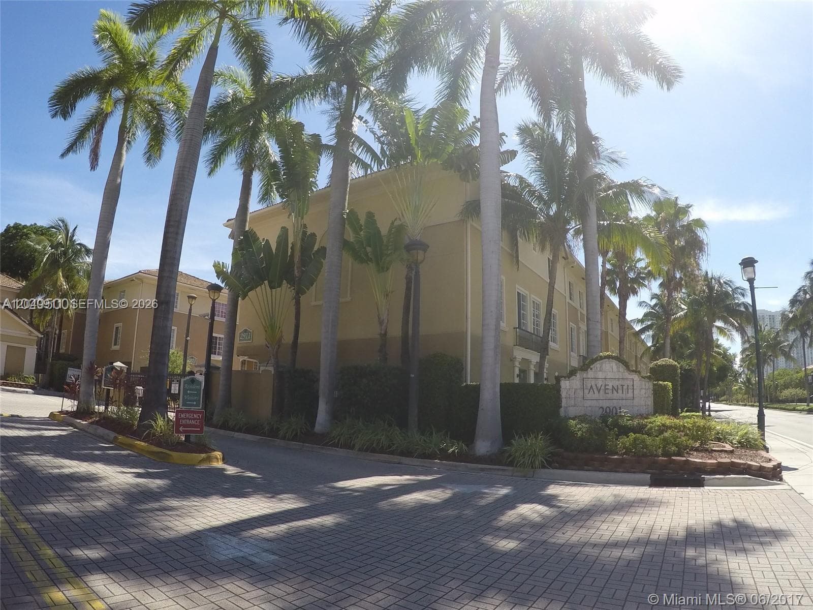 2921 NE 185th St # 1202, Aventura FL 33180 photo 2