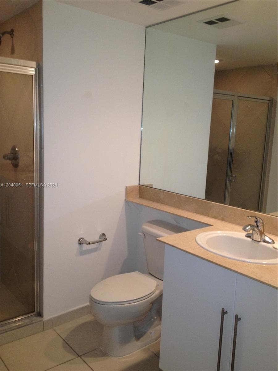 325 S Biscayne Blvd # 1414, Miami FL 33131 photo 2
