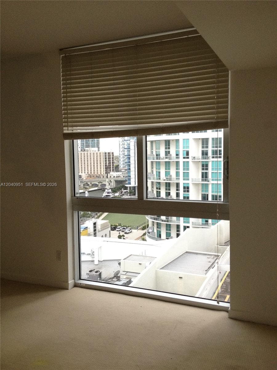 325 S Biscayne Blvd # 1414, Miami FL 33131 photo 4