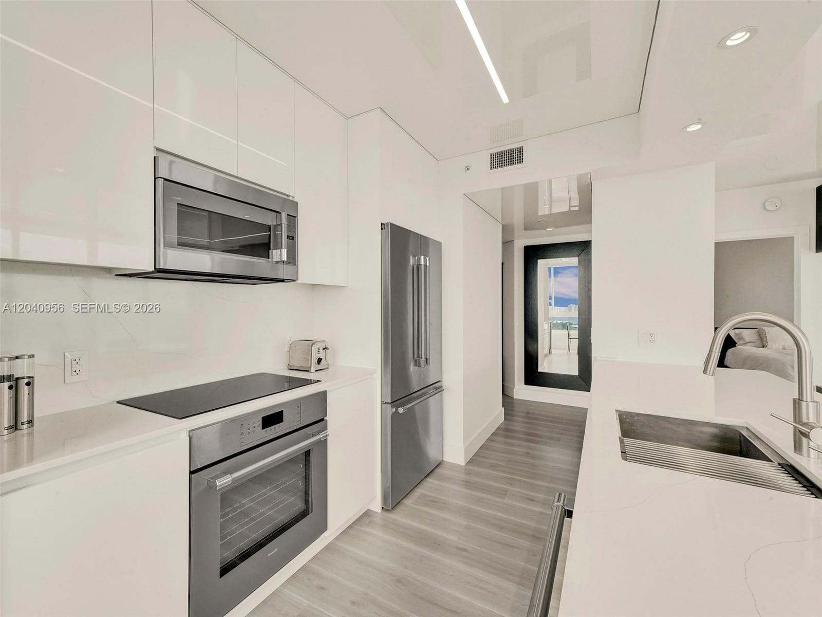 6365 Collins Ave # 2407, Miami Beach FL 33141 photo 3
